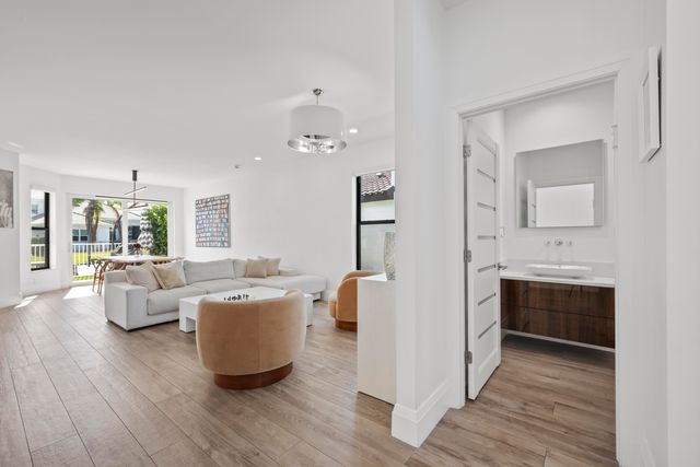 4070 NW 58th Lane, Boca Raton, FL 33496