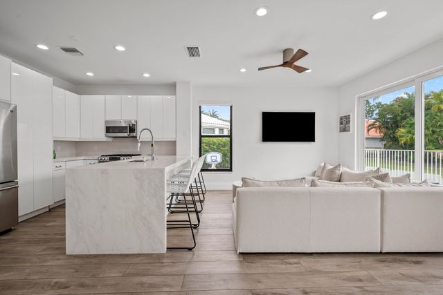 4070 NW 58th Lane, Boca Raton, FL 33496