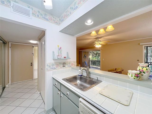 130 JASMINE WOODS COURT 10D, Deltona, FL 32725