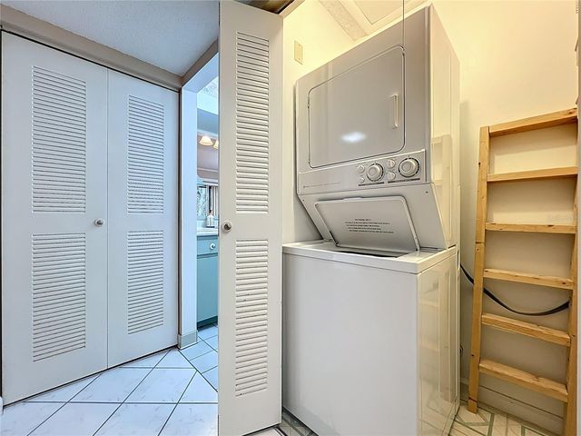 130 JASMINE WOODS COURT 10D, Deltona, FL 32725