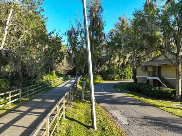 130 JASMINE WOODS COURT 10D, Deltona, FL 32725