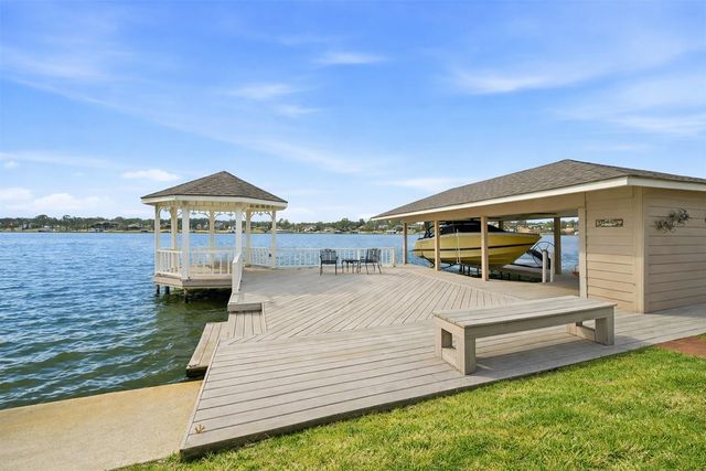 143 Blackfoot Trail, Lake Kiowa, TX 76240