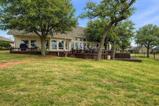 143 Blackfoot Trail, Lake Kiowa, TX 76240