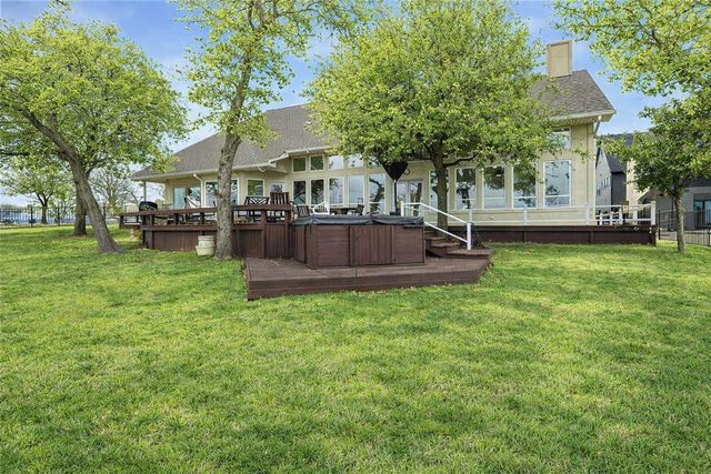 143 Blackfoot Trail, Lake Kiowa, TX 76240