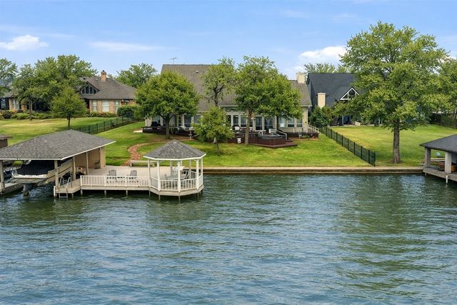 143 Blackfoot Trail, Lake Kiowa, TX 76240