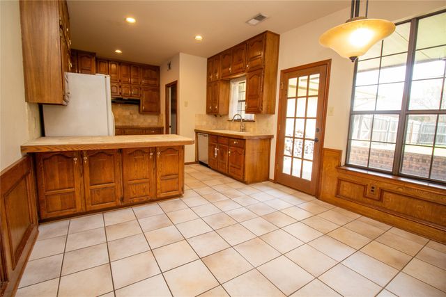 1602 Camelot Lane, Rowlett, TX 75088