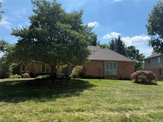 3235 Parkwood Drive, Rochester Hills, MI 48306