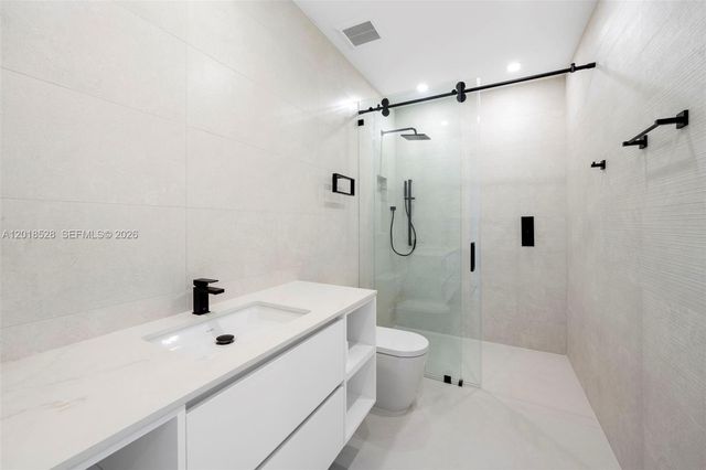 2096 Alamanda Dr, North Miami, FL 33181