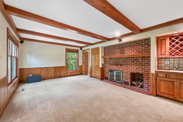 18401 Beaverwood Hill, Minnetonka, MN 55345