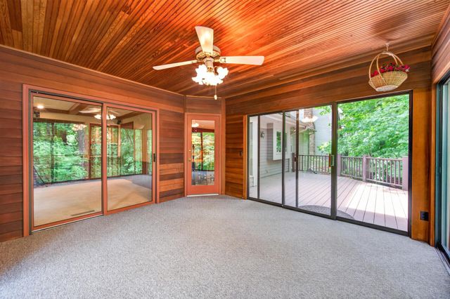 18401 Beaverwood Hill, Minnetonka, MN 55345