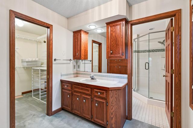 18401 Beaverwood Hill, Minnetonka, MN 55345