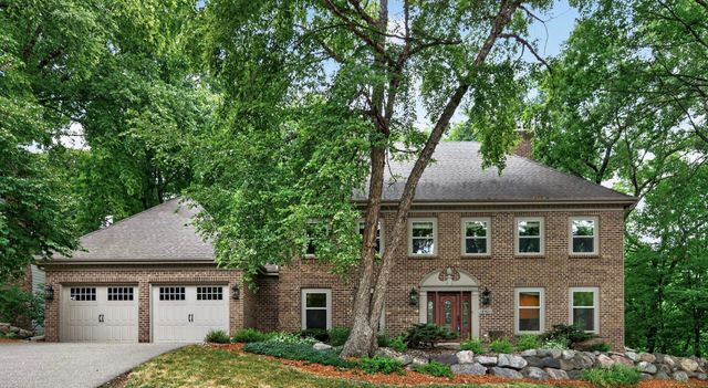 18401 Beaverwood Hill, Minnetonka, MN 55345