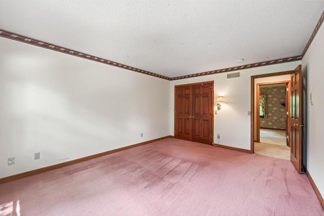 18401 Beaverwood Hill, Minnetonka, MN 55345