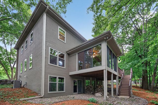18401 Beaverwood Hill, Minnetonka, MN 55345