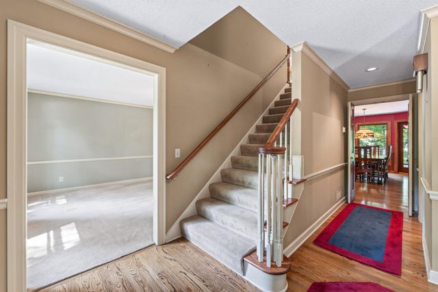 18401 Beaverwood Hill, Minnetonka, MN 55345