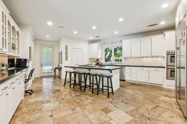 5629 Yolanda Circle, Dallas, TX 75229