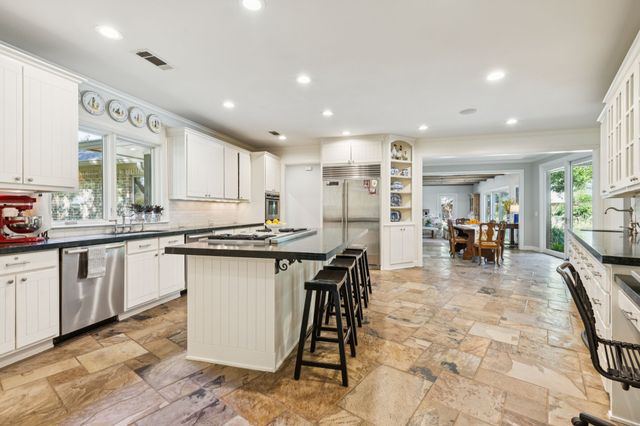 5629 Yolanda Circle, Dallas, TX 75229