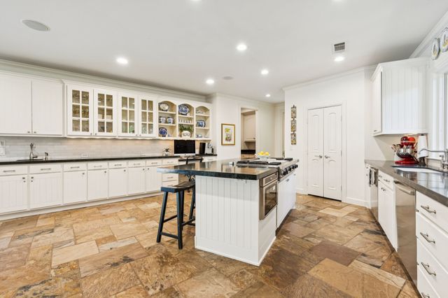 5629 Yolanda Circle, Dallas, TX 75229