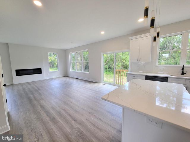 103 HEATHERWOOD DR, Vineland, NJ 08360