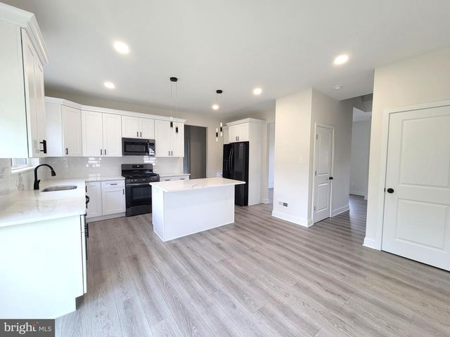 103 HEATHERWOOD DR, Vineland, NJ 08360