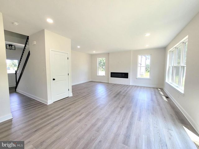 103 HEATHERWOOD DR, Vineland, NJ 08360