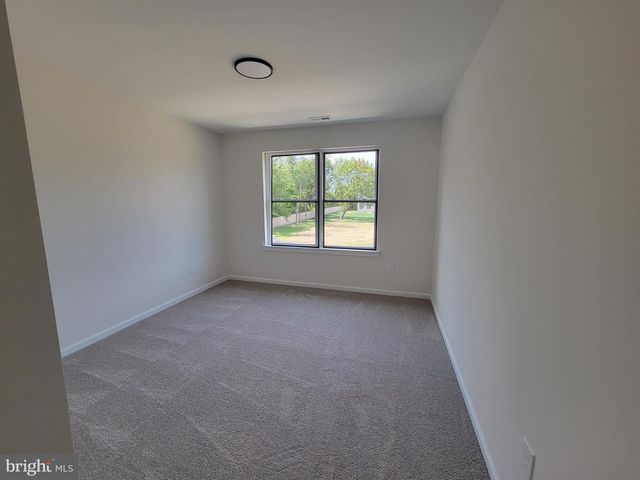 103 HEATHERWOOD DR, Vineland, NJ 08360