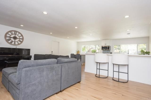 5627 Yerba Anita, San Diego, CA 92115