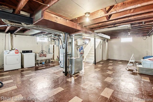 13711 Backus Street, Southgate, MI 48195