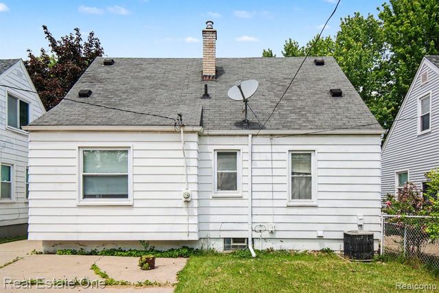 13711 Backus Street, Southgate, MI 48195