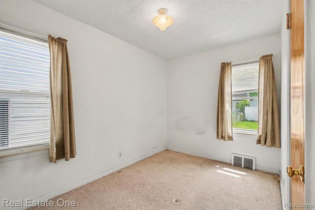 13711 Backus Street, Southgate, MI 48195