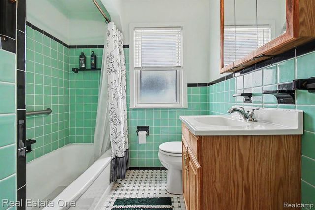 13711 Backus Street, Southgate, MI 48195