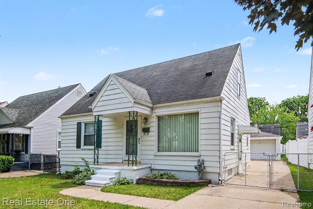 13711 Backus Street, Southgate, MI 48195