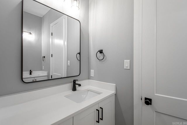 4917 Lake Vista Drive, Benton, AR 72019