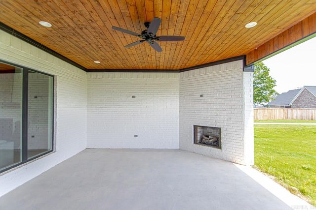 4917 Lake Vista Drive, Benton, AR 72019