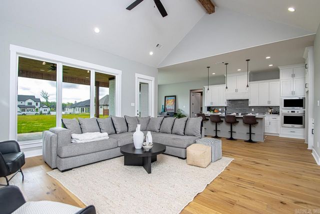 4917 Lake Vista Drive, Benton, AR 72019