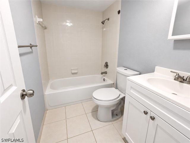 4601 Bayshore DR A1, Naples, FL 34112
