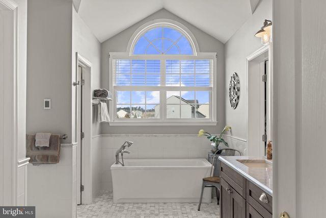 108 DANTON LN, Mullica Hill, NJ 08062