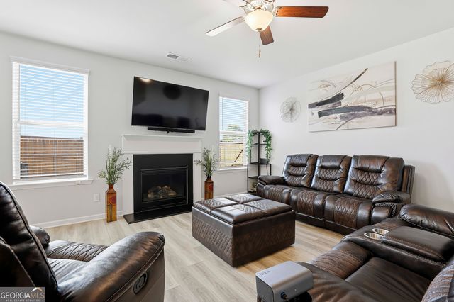 2000 Carolyn Dixon Way, Fayetteville, GA 30214