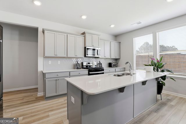 2000 Carolyn Dixon Way, Fayetteville, GA 30214