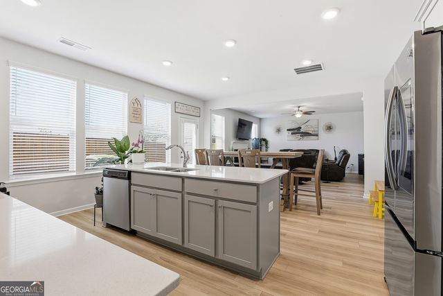 2000 Carolyn Dixon Way, Fayetteville, GA 30214