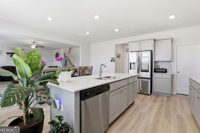 2000 Carolyn Dixon Way, Fayetteville, GA 30214