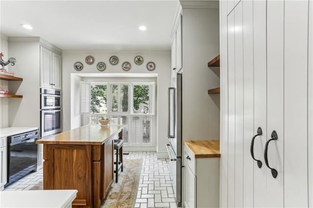 2466 Brookhaven NE Place, Brookhaven, GA 30319