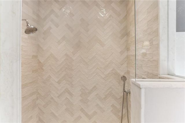 2466 Brookhaven NE Place, Brookhaven, GA 30319