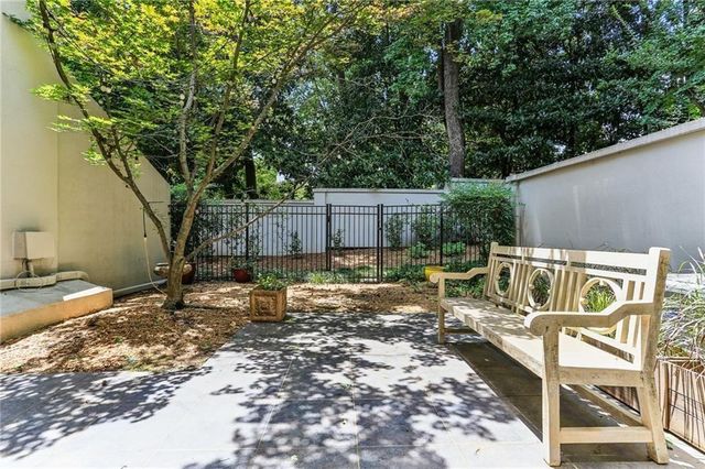 2466 Brookhaven NE Place, Brookhaven, GA 30319