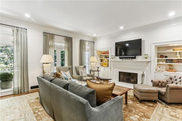 2466 Brookhaven NE Place, Brookhaven, GA 30319