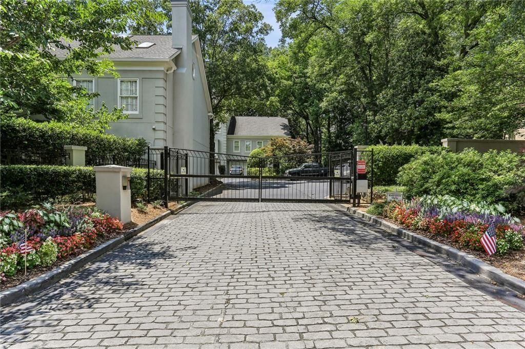 2466 Brookhaven NE Place, Brookhaven, GA 30319