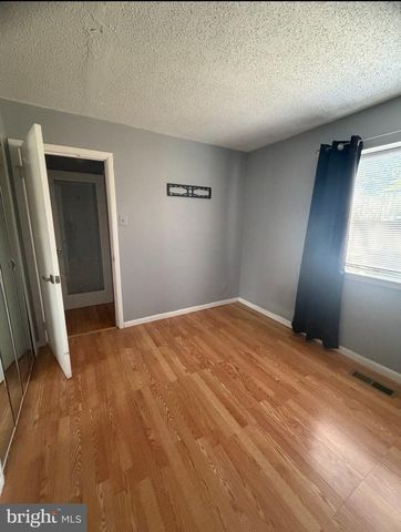 3107 HAWTHORNE DR NE, Washington, DC 20017