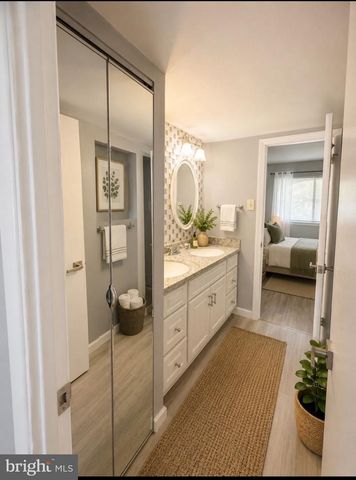 3107 HAWTHORNE DR NE, Washington, DC 20017