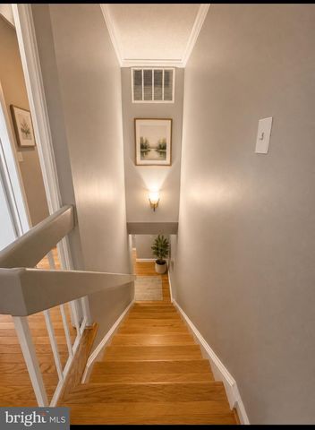 3107 HAWTHORNE DR NE, Washington, DC 20017