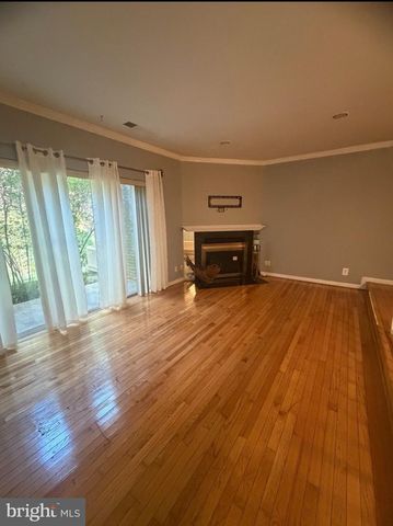 3107 HAWTHORNE DR NE, Washington, DC 20017